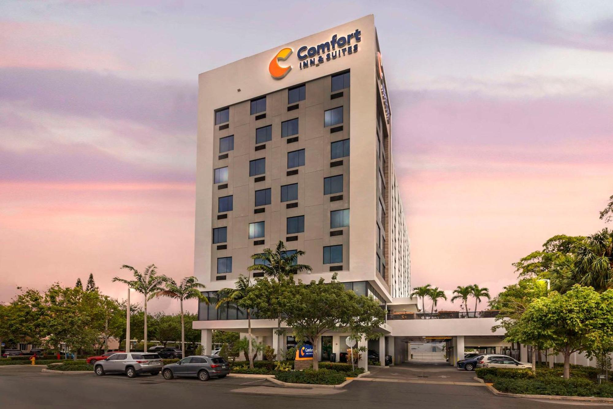 Comfort Inn & Suites Miami International Airport Miami Springs Exterior photo