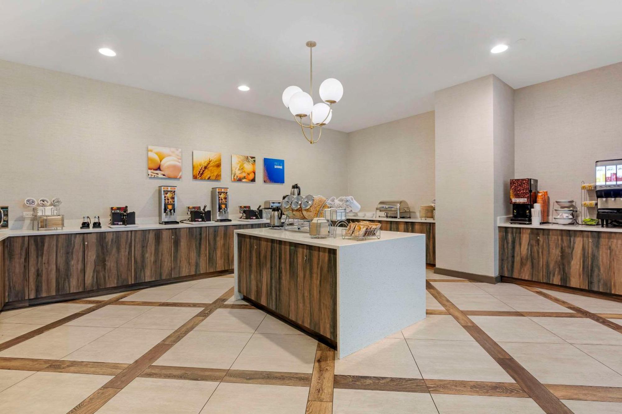 Comfort Inn & Suites Miami International Airport Miami Springs Exterior photo